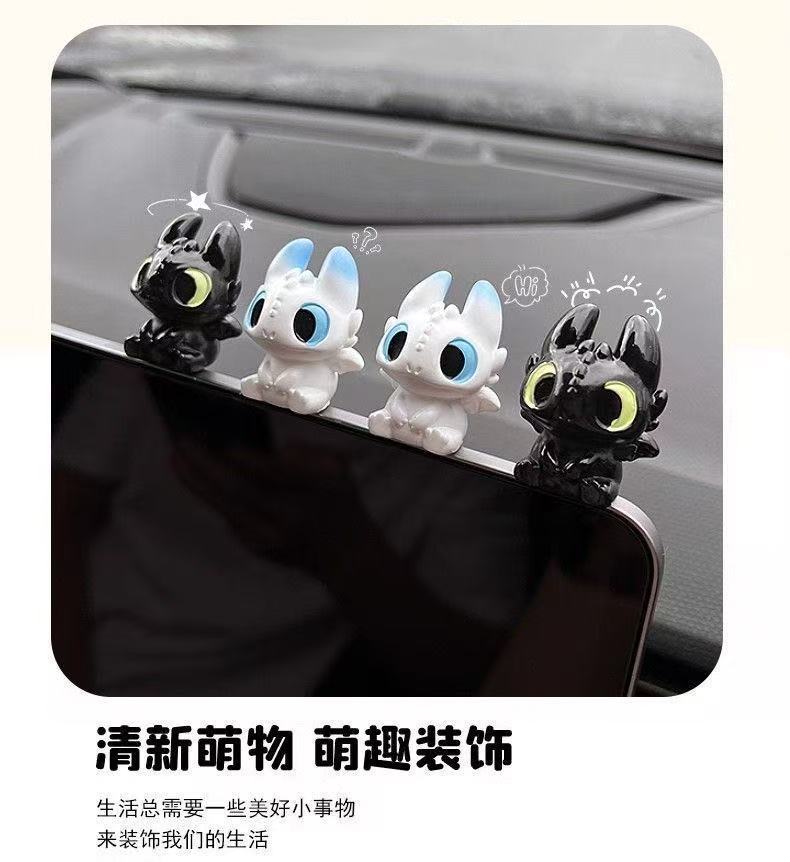 Urocza figurka bezzębnej lalki – Car Accessories Toy recenzja i cena